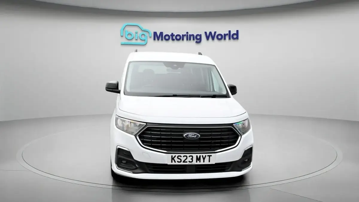 Used Ford Tourneo Connect Titanium 122 HP (89 kW) 2023 White MPV