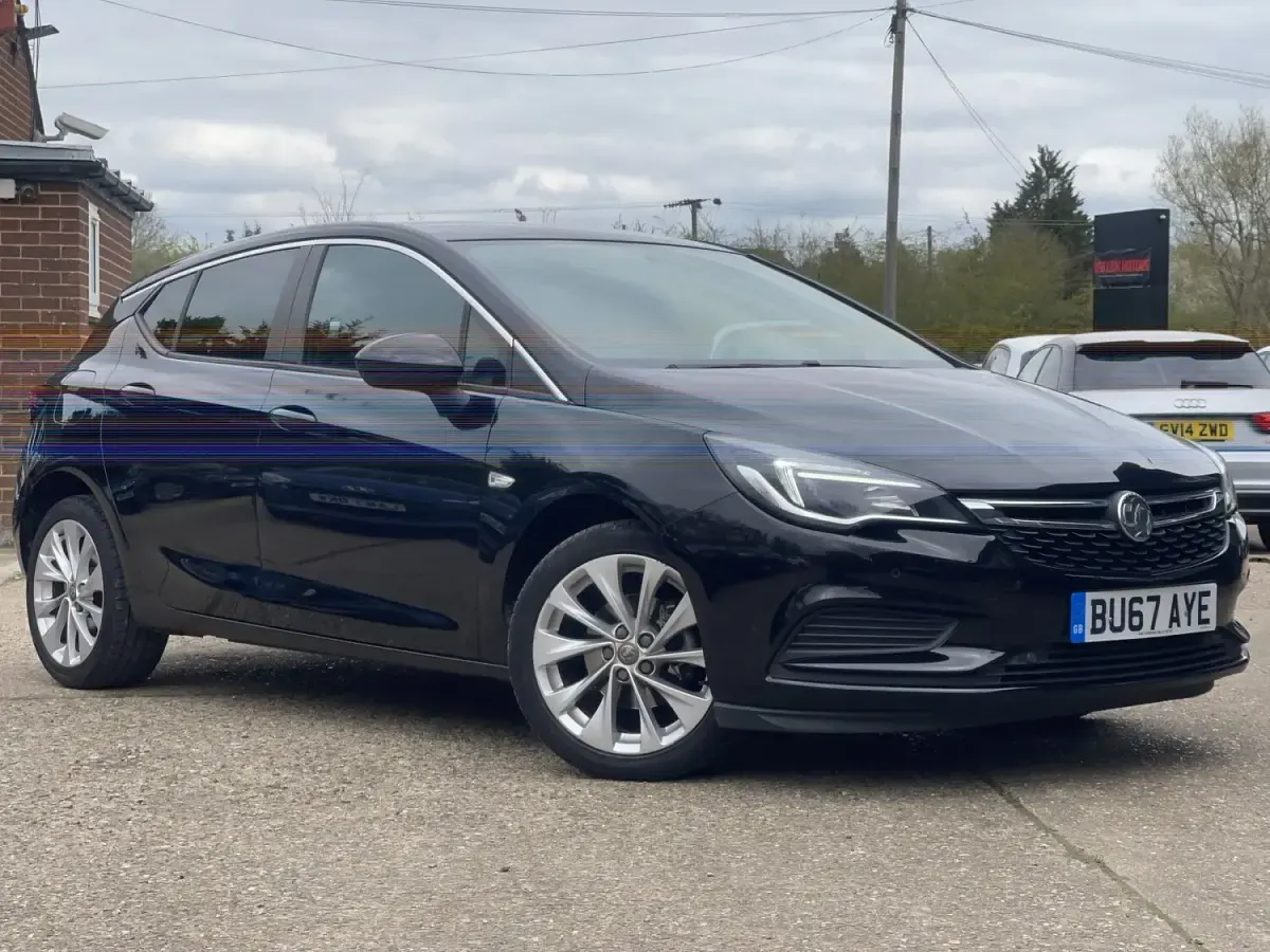 Used Vauxhall Astra 125 HP (91 kW) 2017 Black Hatchback