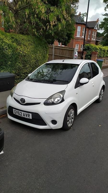 White Used 2012 Toyota Aygo Hatchback | £4,999 (Fair price) - Image 1/4