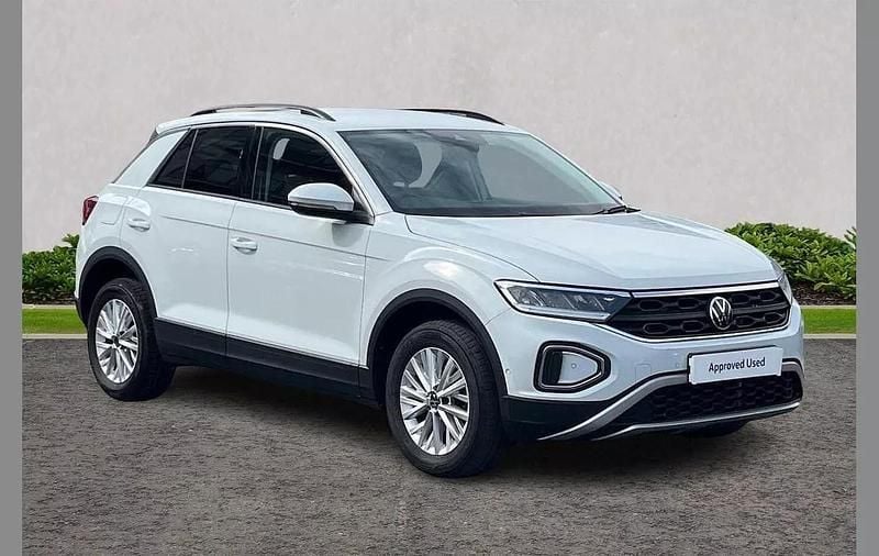 White Used 2023 VW T-Roc Life SUV | £19,995 (Fair price) - Image 1/4