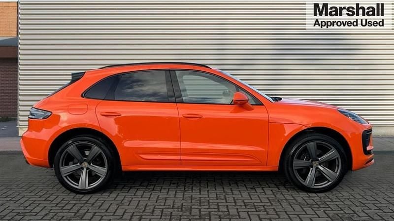 Used Porsche Macan 265 HP (194 kW) 2023 Orange SUV