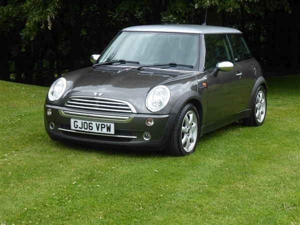 Grey Used 2006 Mini Cooper Hatch Hatchback | £3,995 (Expensive) - Image 1/1