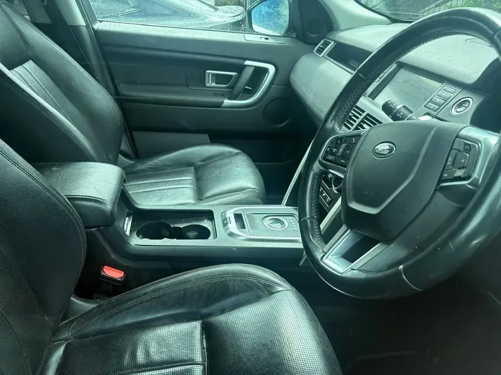 Used Land Rover Discovery Sport HSE 180 HP (132 kW) 2016 White SUV
