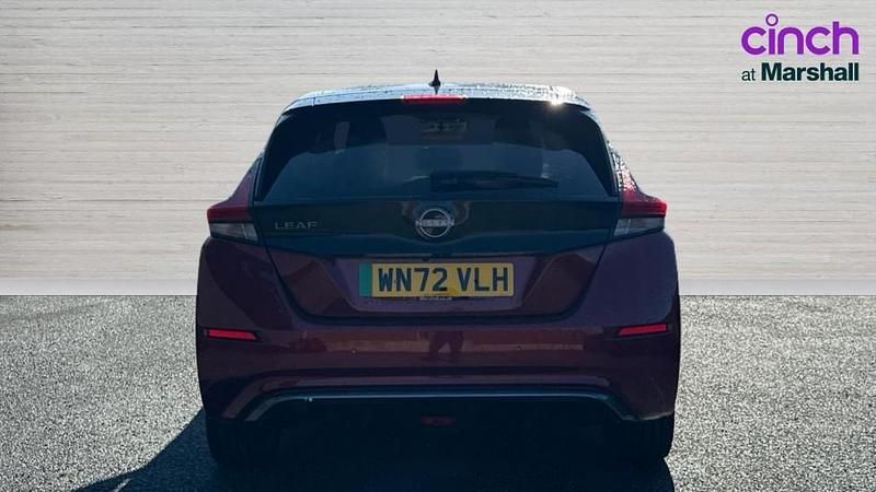 Used Nissan Leaf N-Connecta 110 kW (150 HP) 2022 Red Hatchback