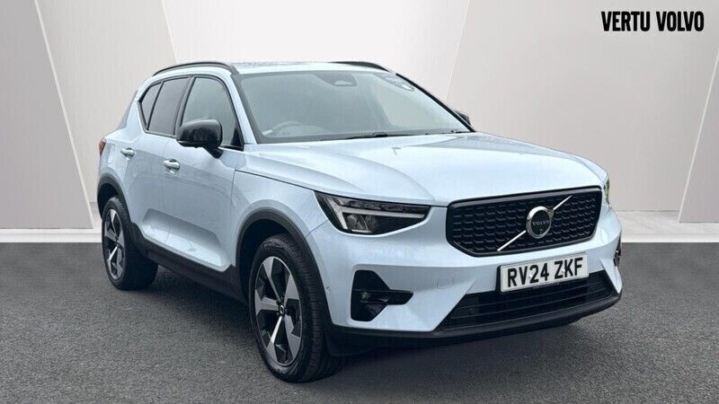 Used 2024 Volvo XC40 Plus SUV | £28,452 (Good price) - Image 1/4