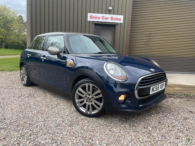 Begagnad Mini Cooper Hatch 2017 Blå Halvkombi