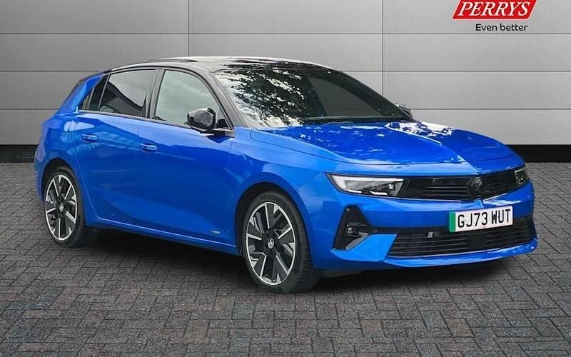 New 2025 Vauxhall Astra Ultimate Hatchback | £20,295 (Fair price) - Image 1/4
