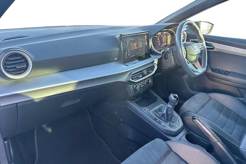 Used Seat Ibiza XCELLENCE Lux 95 HP (69 kW) 2022 Blue Hatchback