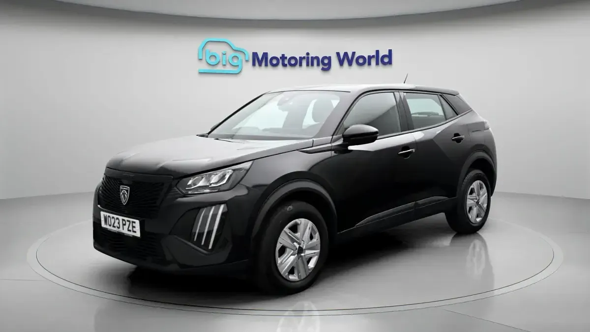 Begagnad Peugeot 2008 Active 101 HK (74 kW) 2023 Svart SUV