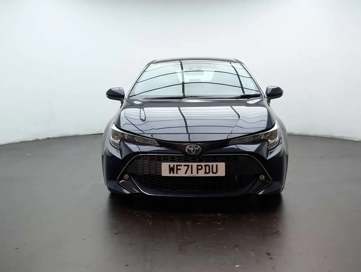 Used Toyota Corolla 122 HP (89 kW) 2021 Blue Hatchback