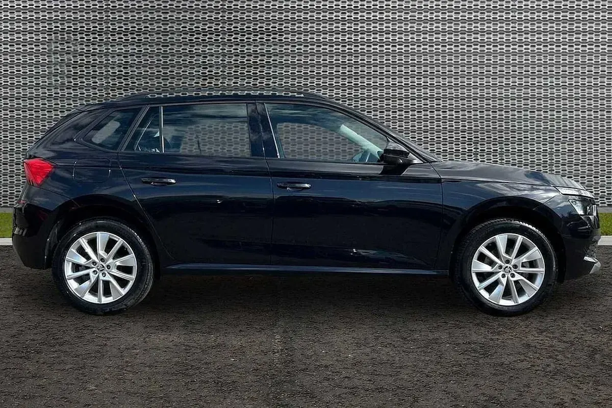 Used Skoda Kamiq SE 70 HP (51 kW) 2024 Black magic pearl effect SUV