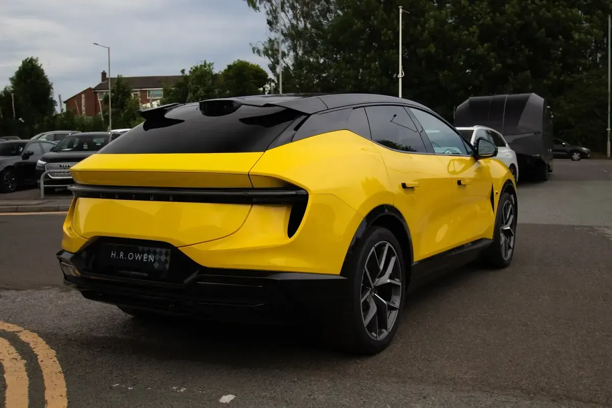 Used Lotus Eletre 450 kW (612 HP) 2024 Yellow SUV