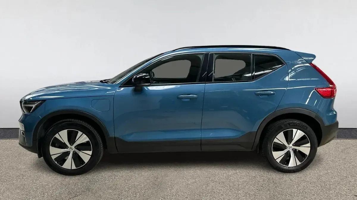 Usado Volvo XC40 Plus 211 HP (155 kW) 2023 Azul SUV