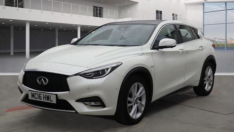 White Used 2016 Infiniti Q30 Premium Hatchback | £10,990 (Fair price) - Image 1/4