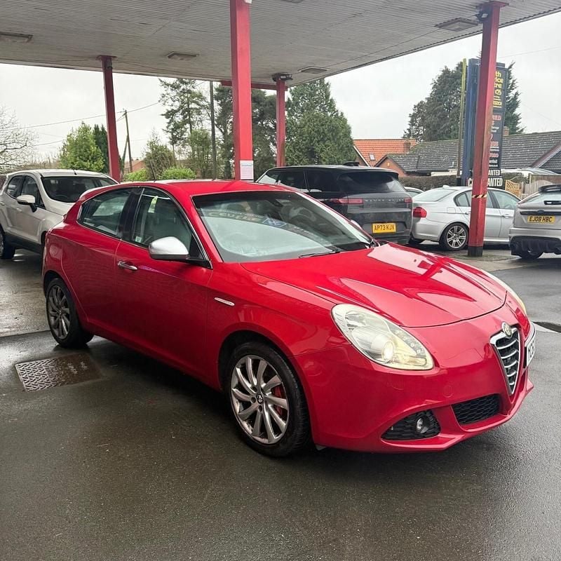 Used Alfa Romeo Giulietta Lusso 2010 Red Hatchback