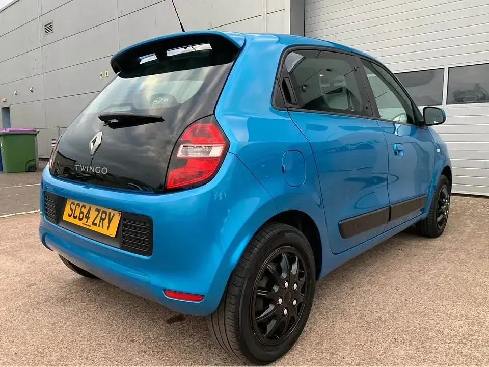 Used Renault Twingo Play 70 HP (51 kW) 2015 Blue Hatchback