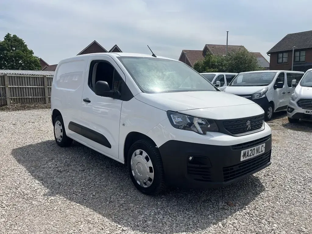 Second-hand Peugeot Partner 131 CP (96 kW) 2020 Alb Monovolum