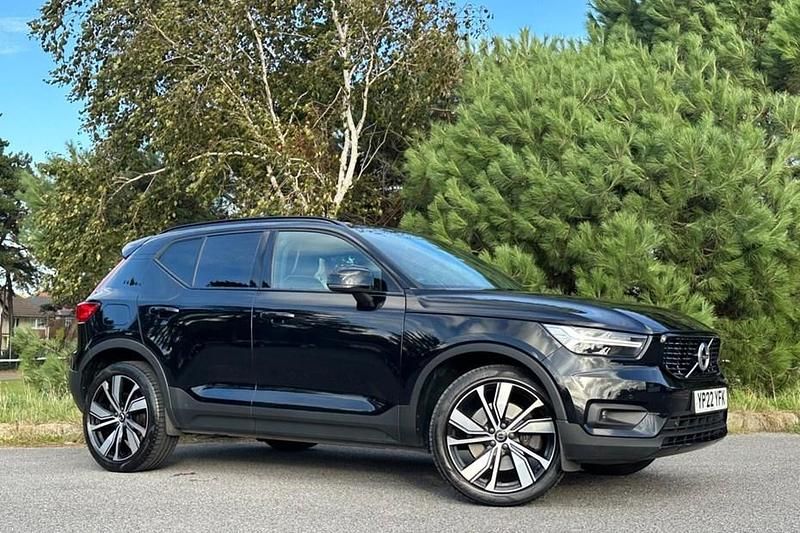Black Used 2022 Volvo XC40 R-Design Pro SUV | £25,490 (Fair price) - Image 1/1