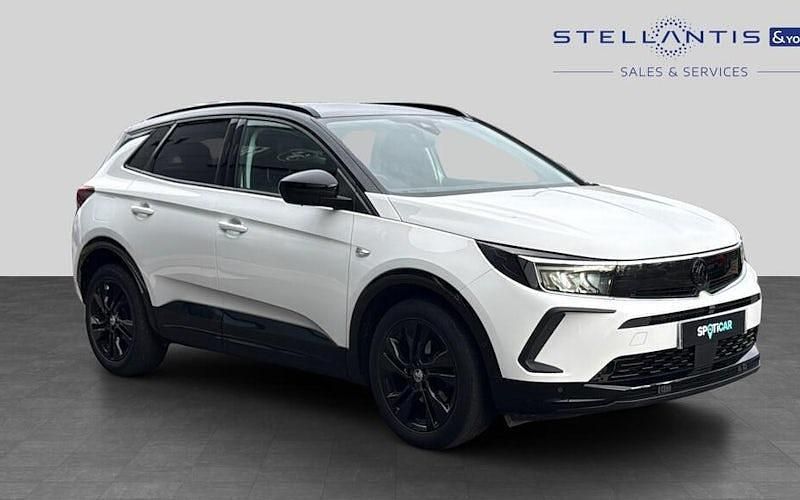 Second-hand Vauxhall Grandland X GS Line 131 CP (96 kW) 2022 Alb SUV
