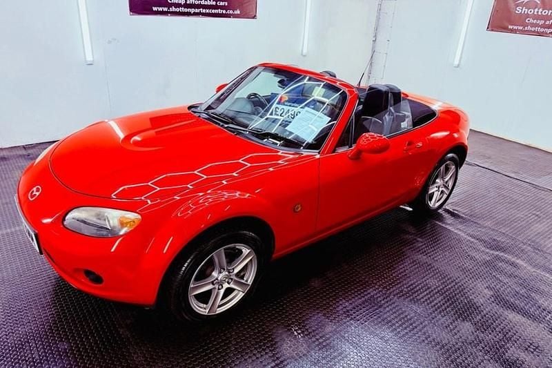 Used Mazda MX5 126 HP (92 kW) 2006 Red Cabriolet