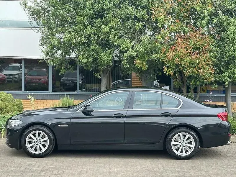Used BMW 520 Comfort Edition 190 HP (139 kW) 2015 Black Sedan
