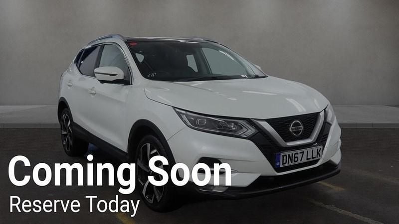 White Used 2017 Nissan Qashqai Tekna SUV | £6,995 (Good price) - Image 1/4