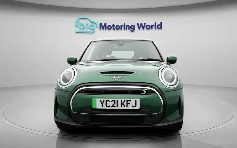 Used Mini Cooper Level 2 135 kW (184 HP) 2023 Hatchback