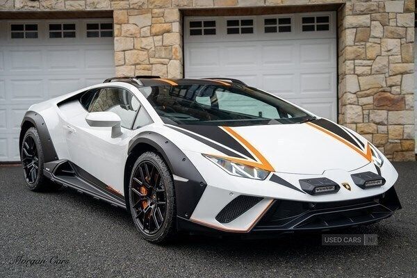 White Used 2023 Lamborghini Huracán Coupe | £229,995 - Image 1/4
