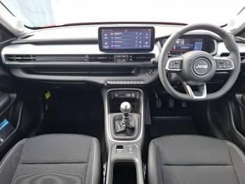 Begagnad Jeep Avenger Summit 100 HK (73 kW) 2025 Röd SUV