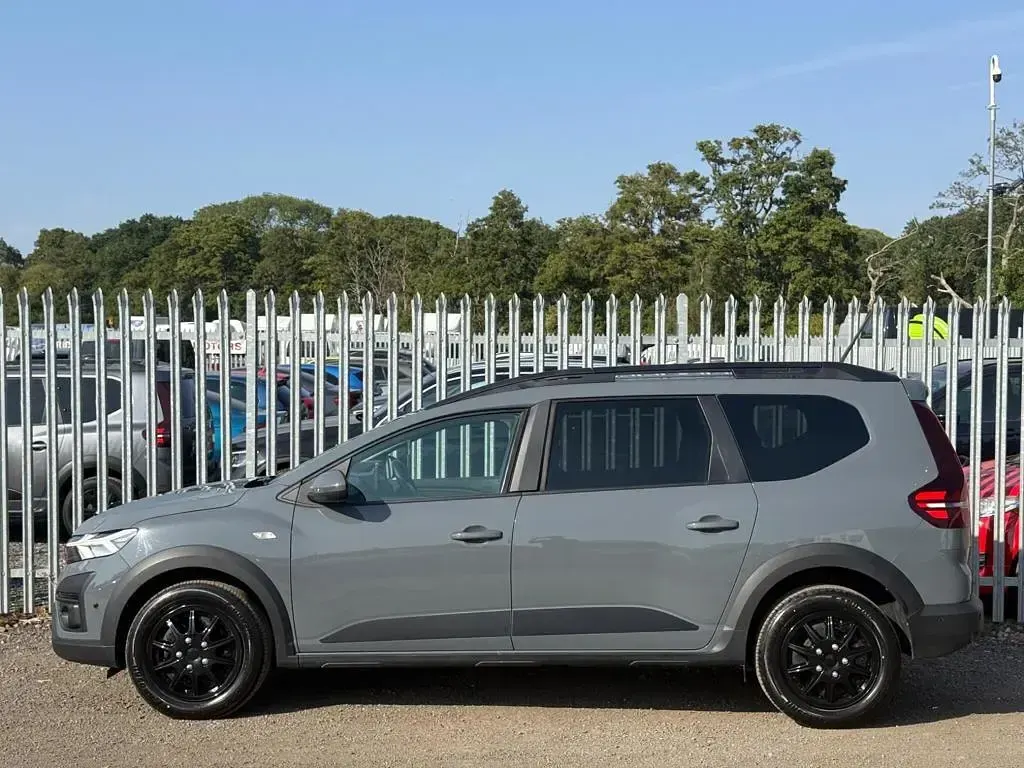 Used Dacia Jogger Expression 109 HP (80 kW) 2023 Grey MPV