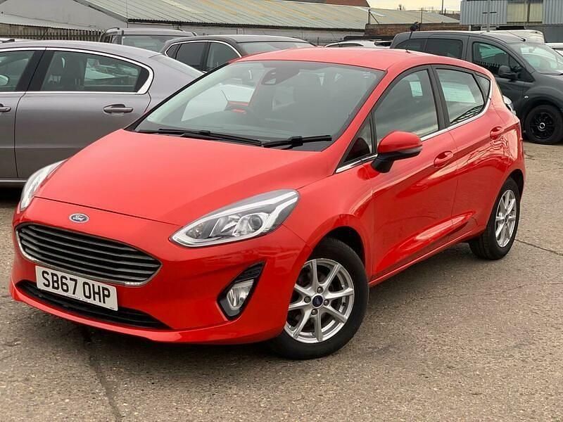 Used Ford Fiesta Zetec 100 HP (73 kW) 2018 Red Hatchback