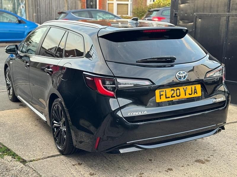 Used Toyota Corolla Design 184 HP (135 kW) 2020 Black Estate