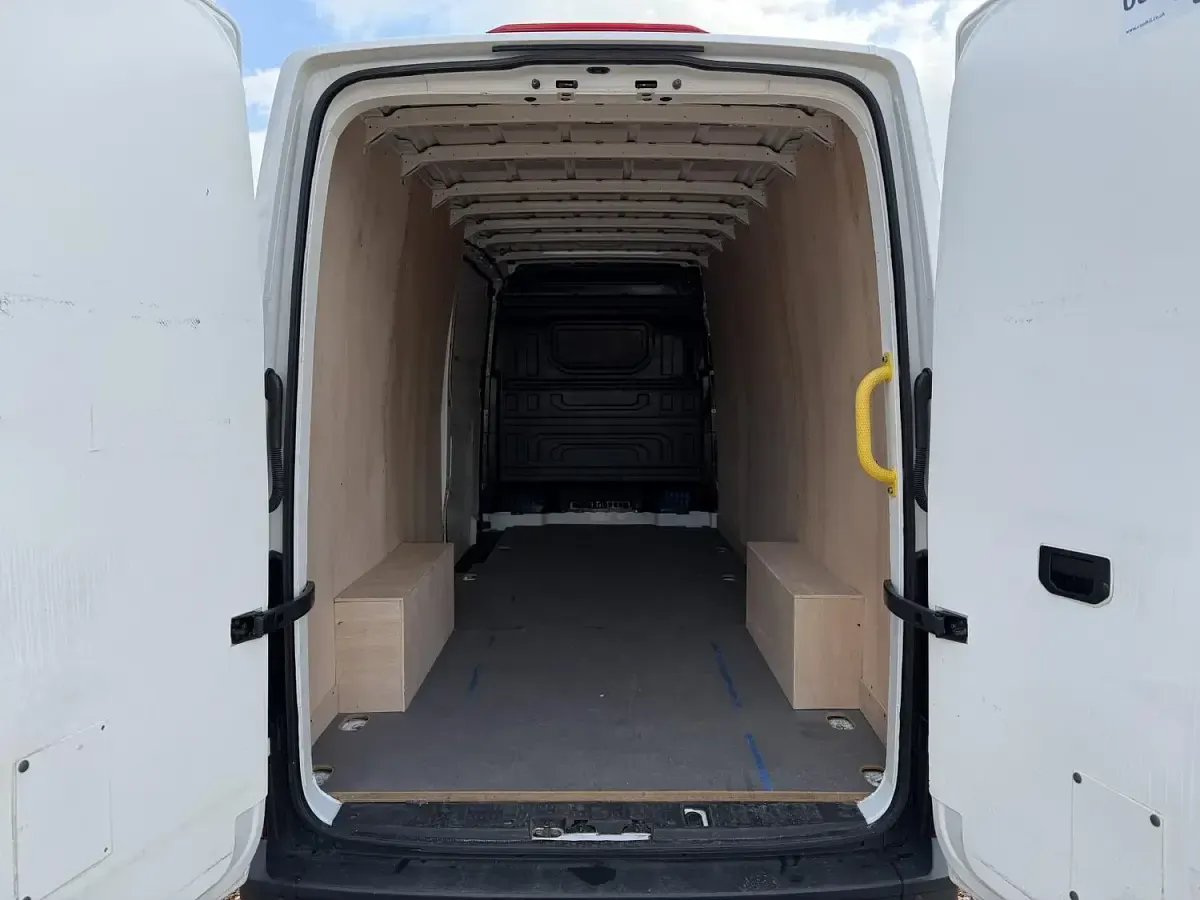 Used VW Crafter Startline 140 HP (102 kW) 2021 White Van
