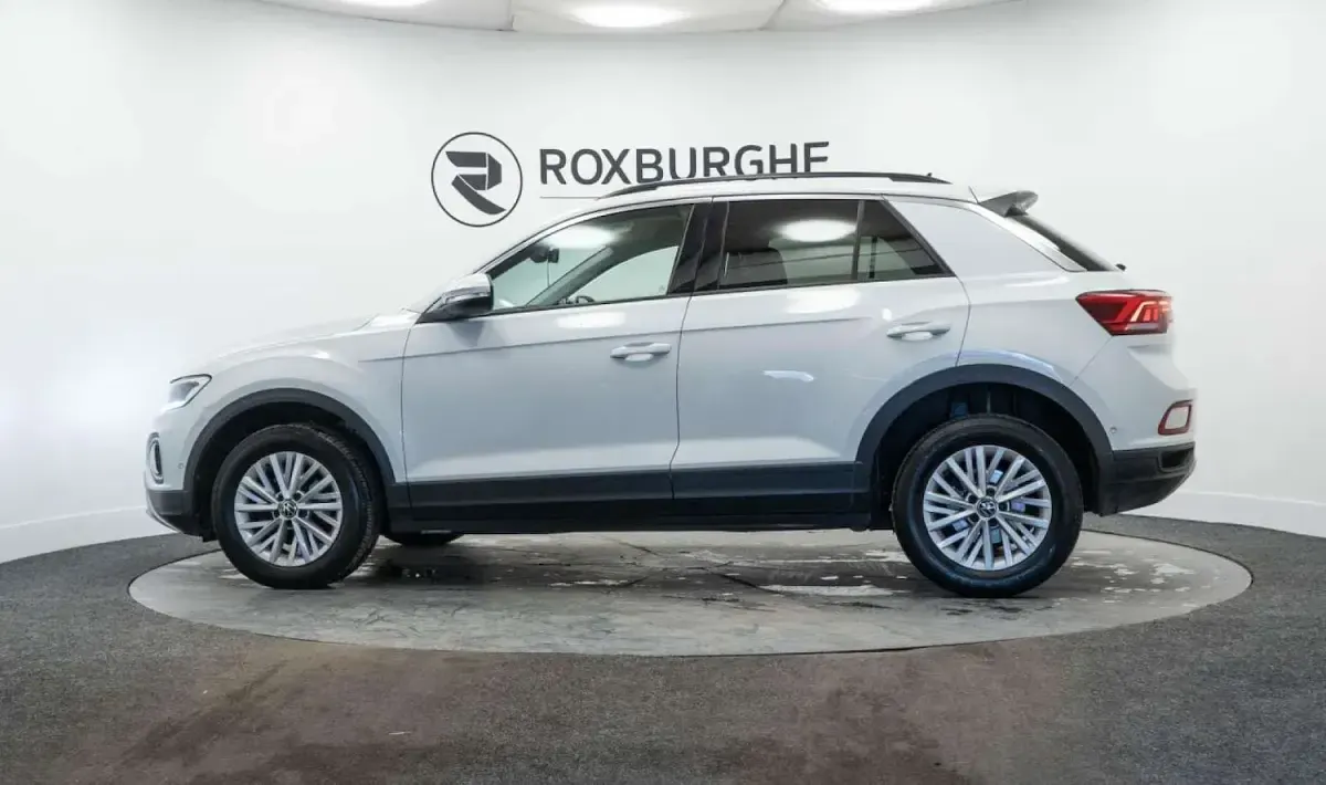 Used VW T-Roc Life 110 HP (80 kW) 2023 White SUV