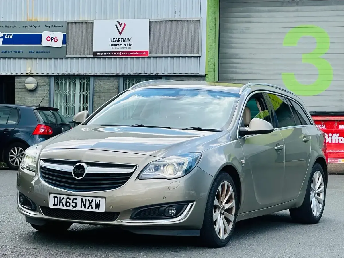 Used Vauxhall Insignia Elite 2015 Green Estate