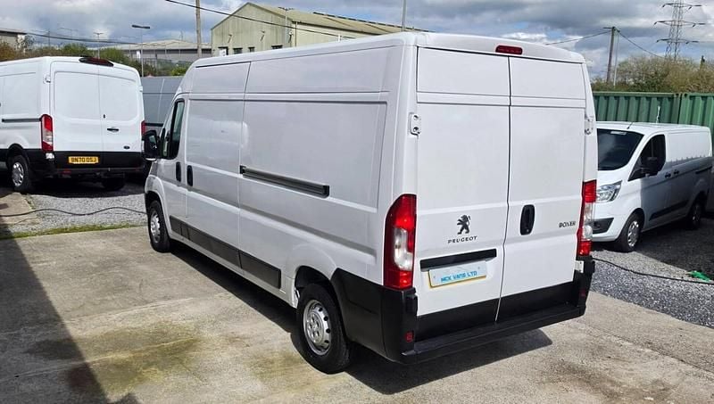 Used Peugeot Boxer 140 HP (102 kW) 2023 White Van