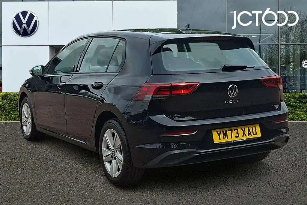 Used VW Golf VIII Life 115 HP (84 kW) 2024 Hatchback