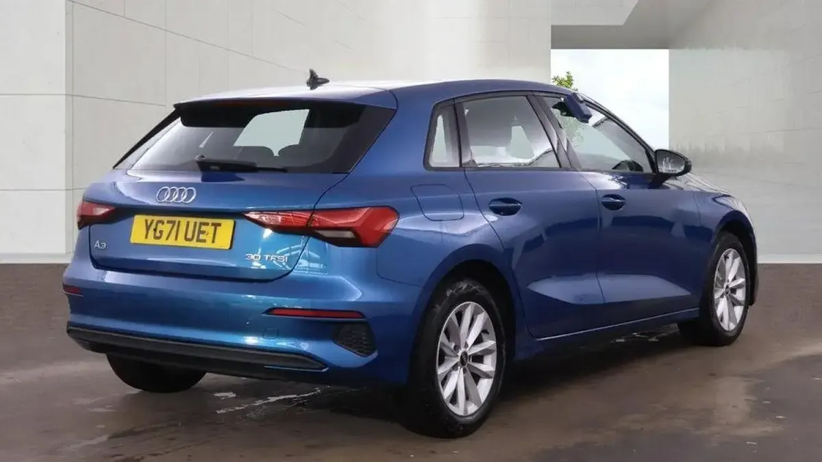 Used Audi A3 Sportback Performance 110 HP (80 kW) 2021 Blue Hatchback