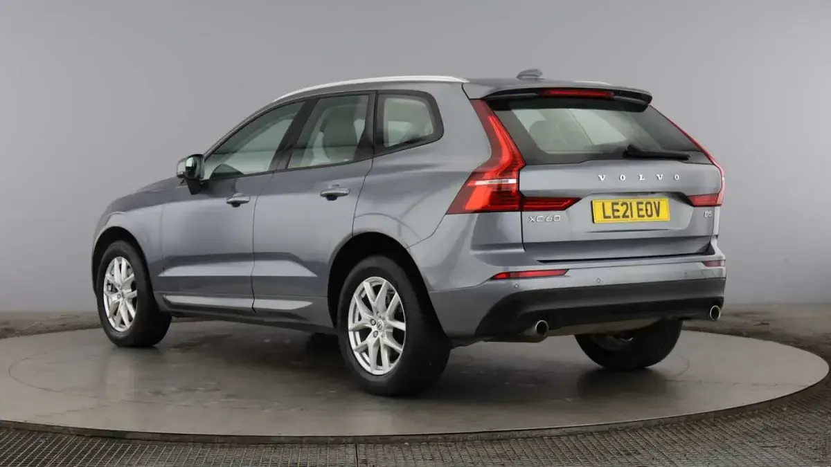 Used Volvo XC60 Momentum 247 HP (181 kW) 2021 SUV