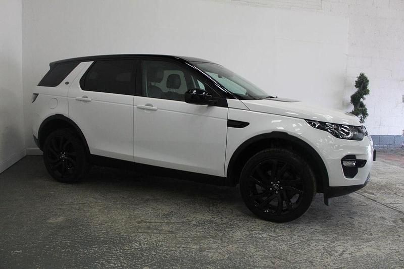 Used Land Rover Discovery Sport HSE 180 HP (132 kW) 2017 White SUV