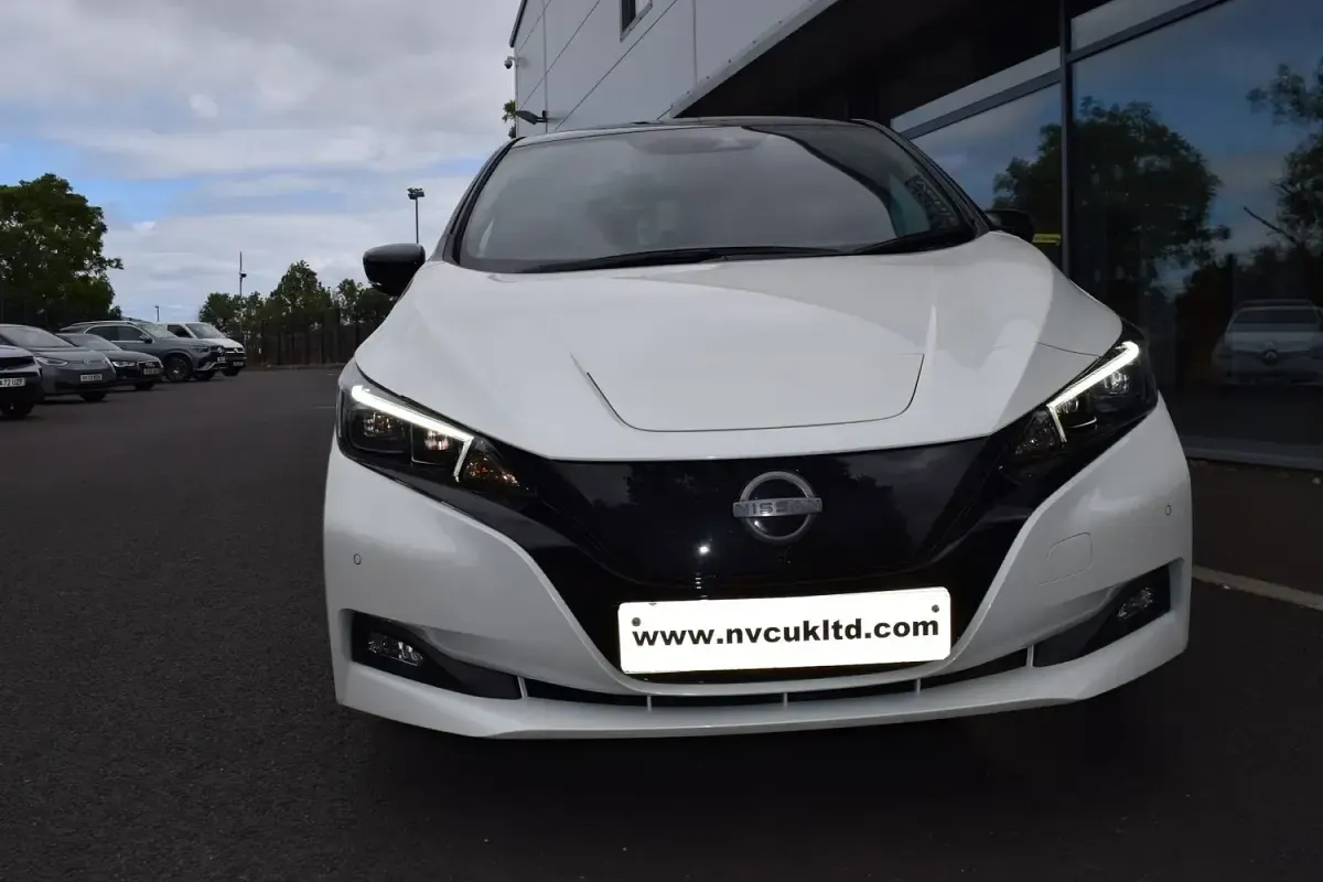 Used Nissan Leaf Tekna 110 kW (150 HP) 2024 White Hatchback