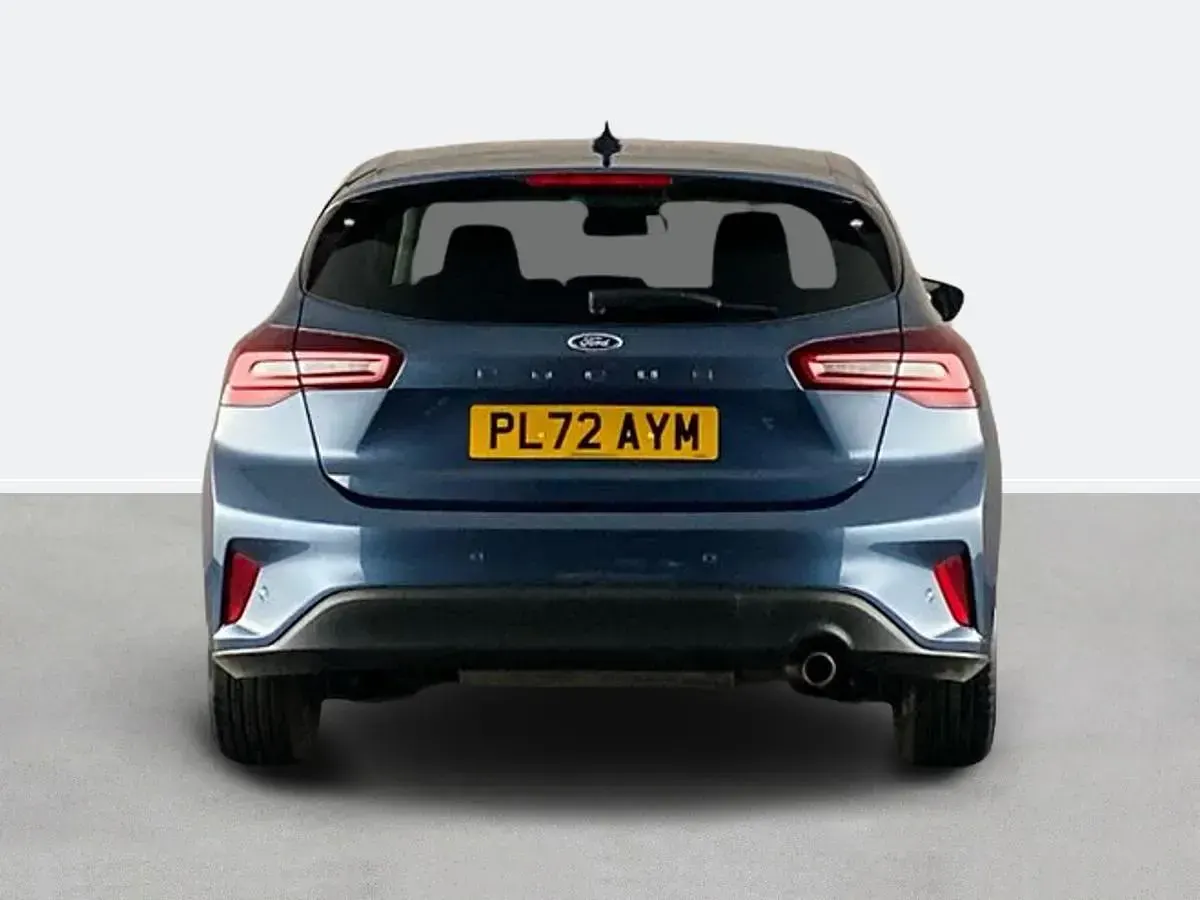 Used Ford Focus Titanium 125 HP (91 kW) 2023 Blue Hatchback