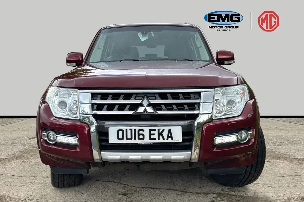 Usado Mitsubishi Shogun 187 HP (137 kW) 2016 Vermelho SUV