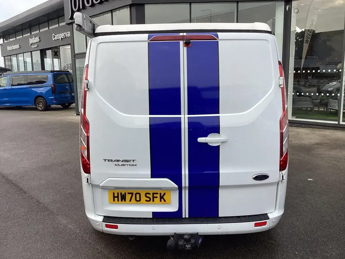 Used Ford Transit Custom Limited 130 HP (95 kW) 2020 White Van