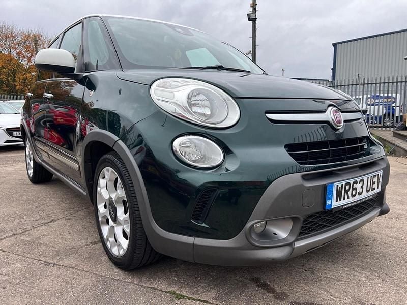 Green/white Used 2013 Fiat 500L Trekking MPV | £4,600 (Fair price) - Image 1/4