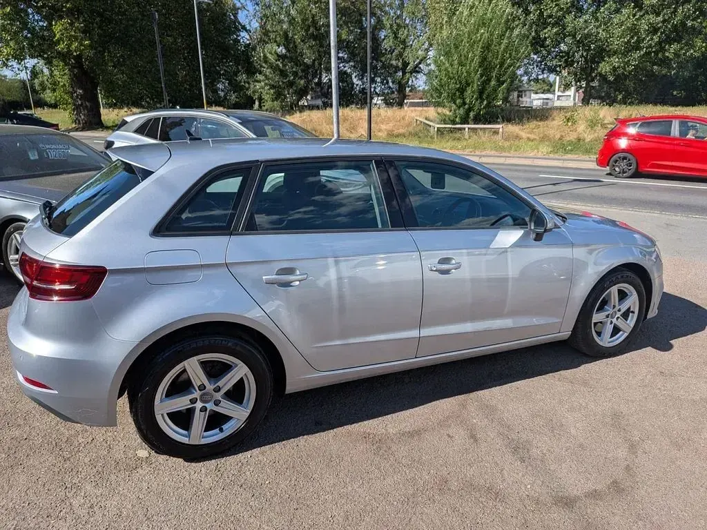 Used Audi A3 Sportback 116 HP (85 kW) 2018 Silver Hatchback