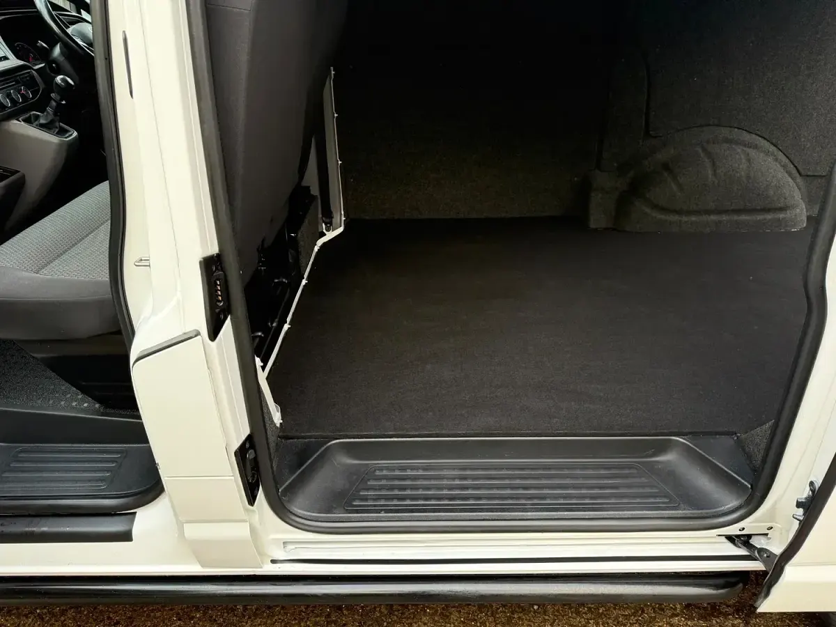 Used VW Transporter Highline 2021 White Van