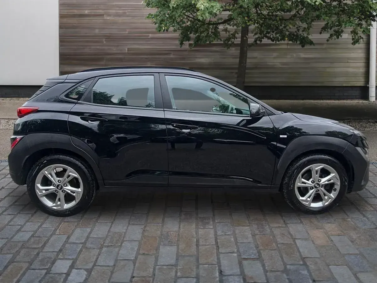 Second-hand Hyundai Kona SE 120 CP (88 kW) 2023 Negru SUV