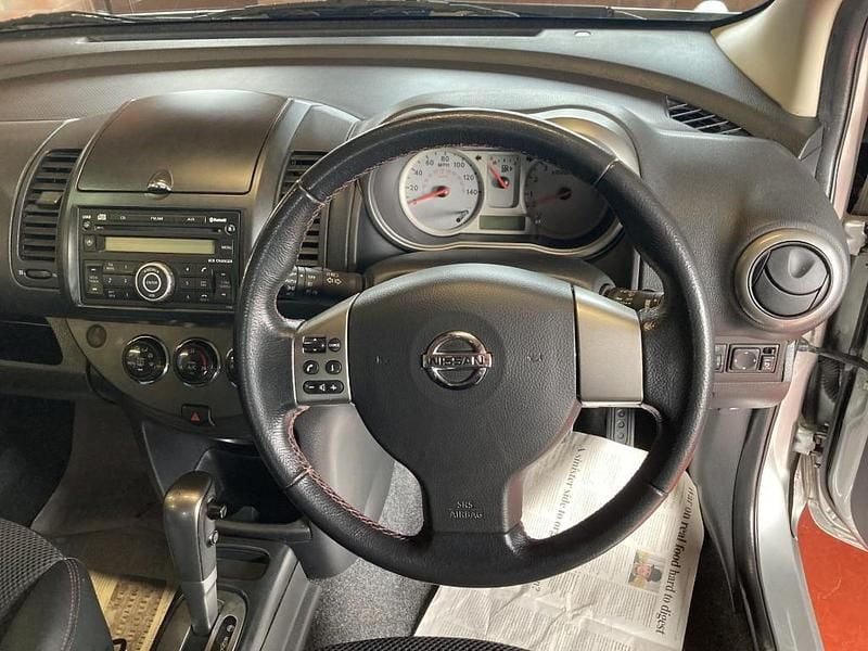 Begagnad Nissan Note Tekna 110 HK (80 kW) 2008 Silver Halvkombi