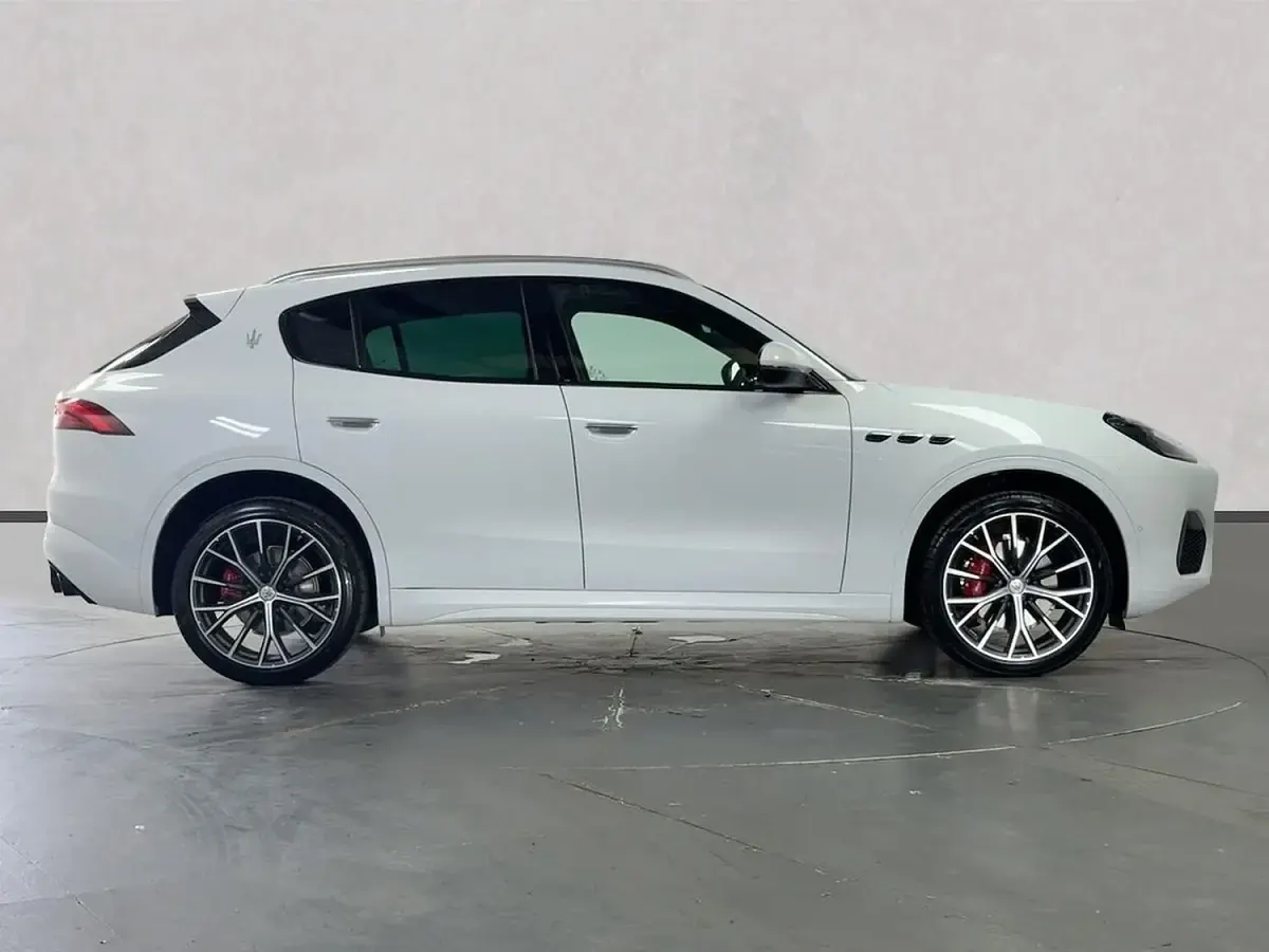 New Maserati Grecale 300 HP (220 kW) 2026 White SUV